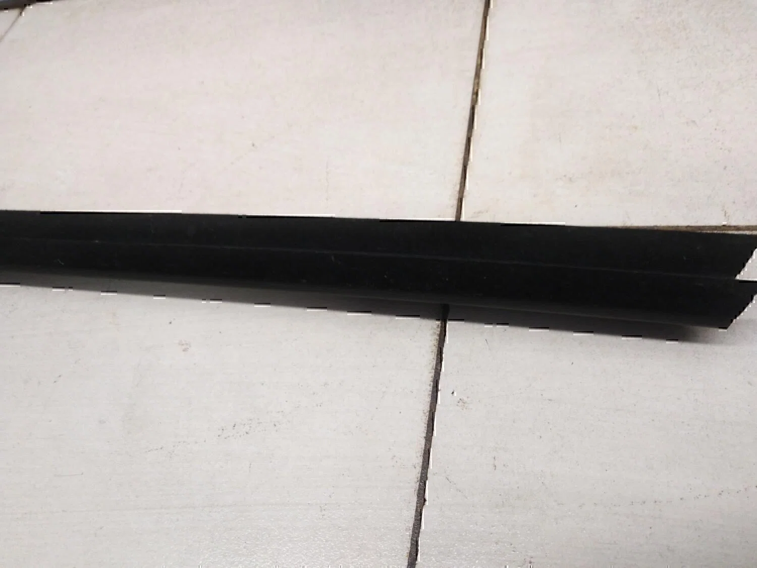 Накладка стекла переднего правого VW Jetta 2006-2011 - миниатюра 2