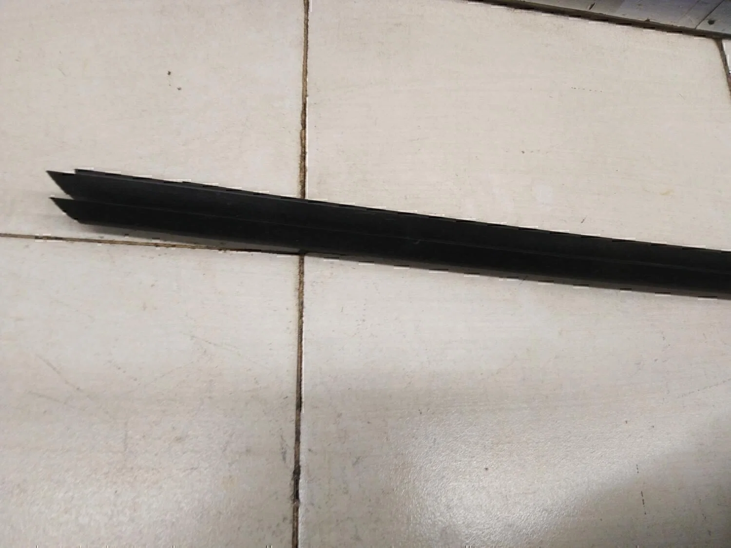 Накладка стекла переднего правого VW Jetta 2006-2011 - миниатюра 3