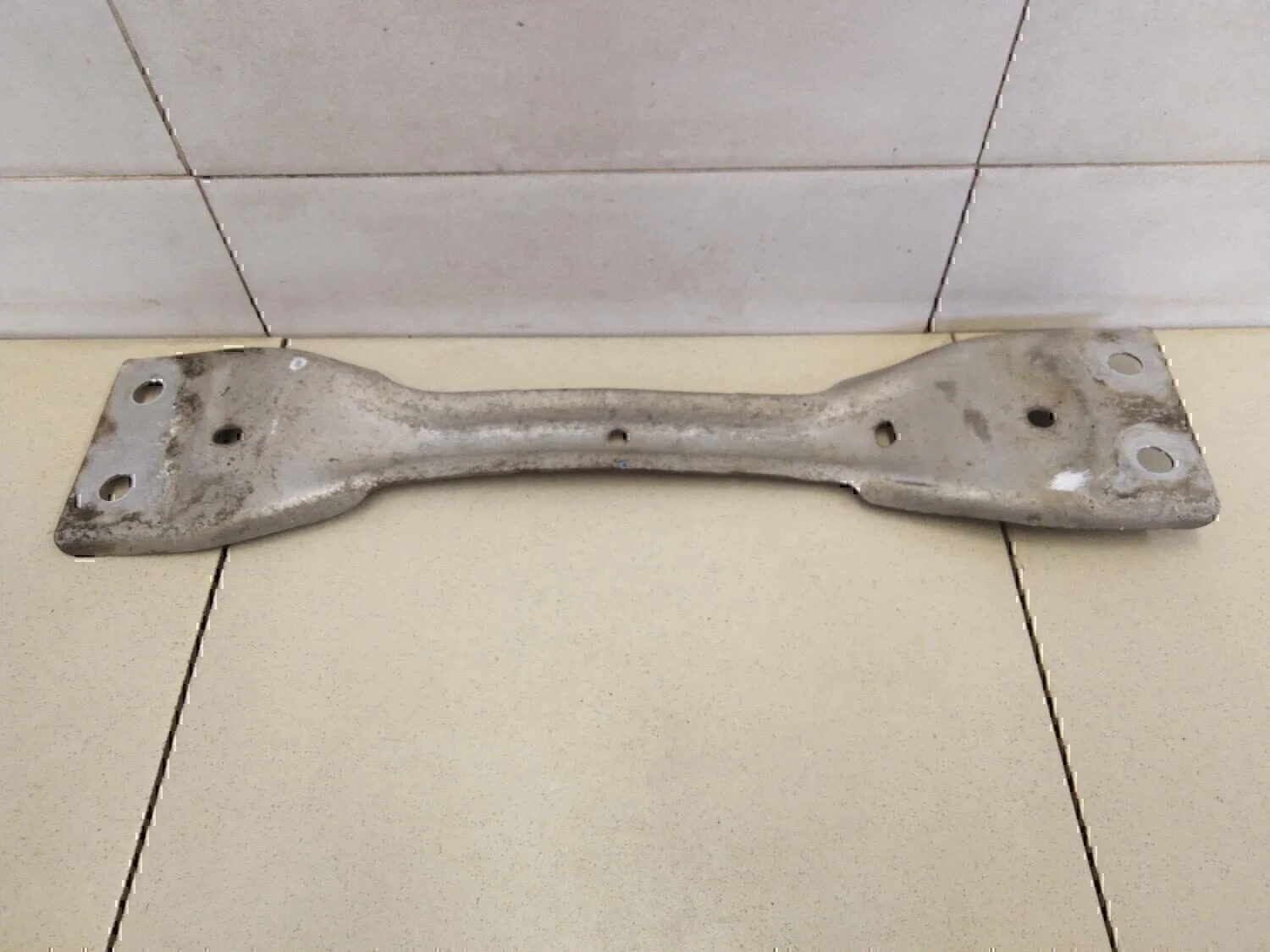 Кронштейн КПП VW Touran 2003-2010 - миниатюра 2