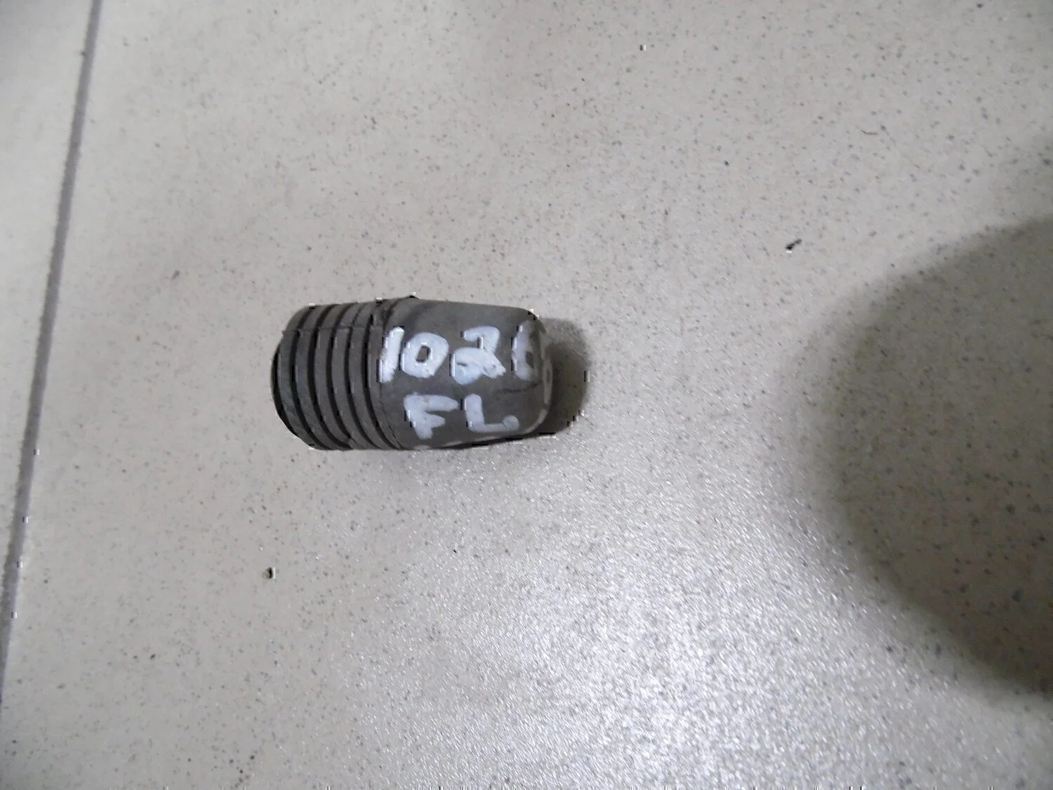 Отбойник капота FORD Focus II 2005-2008 - миниатюра 3