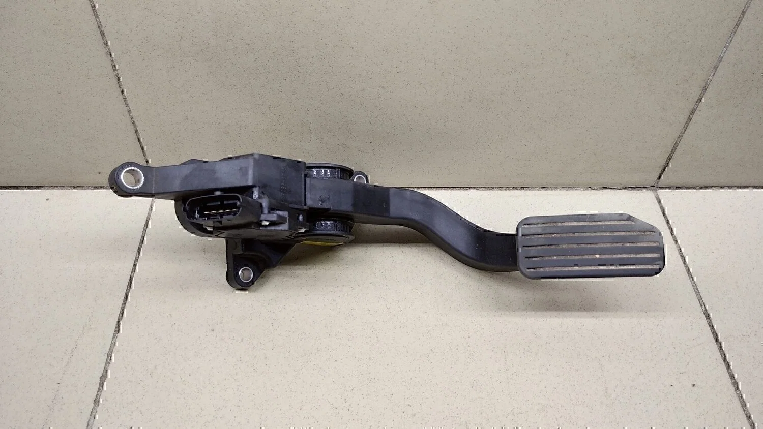 Педаль газа Chevrolet Aveo (T250) 2005-2011 - миниатюра 2