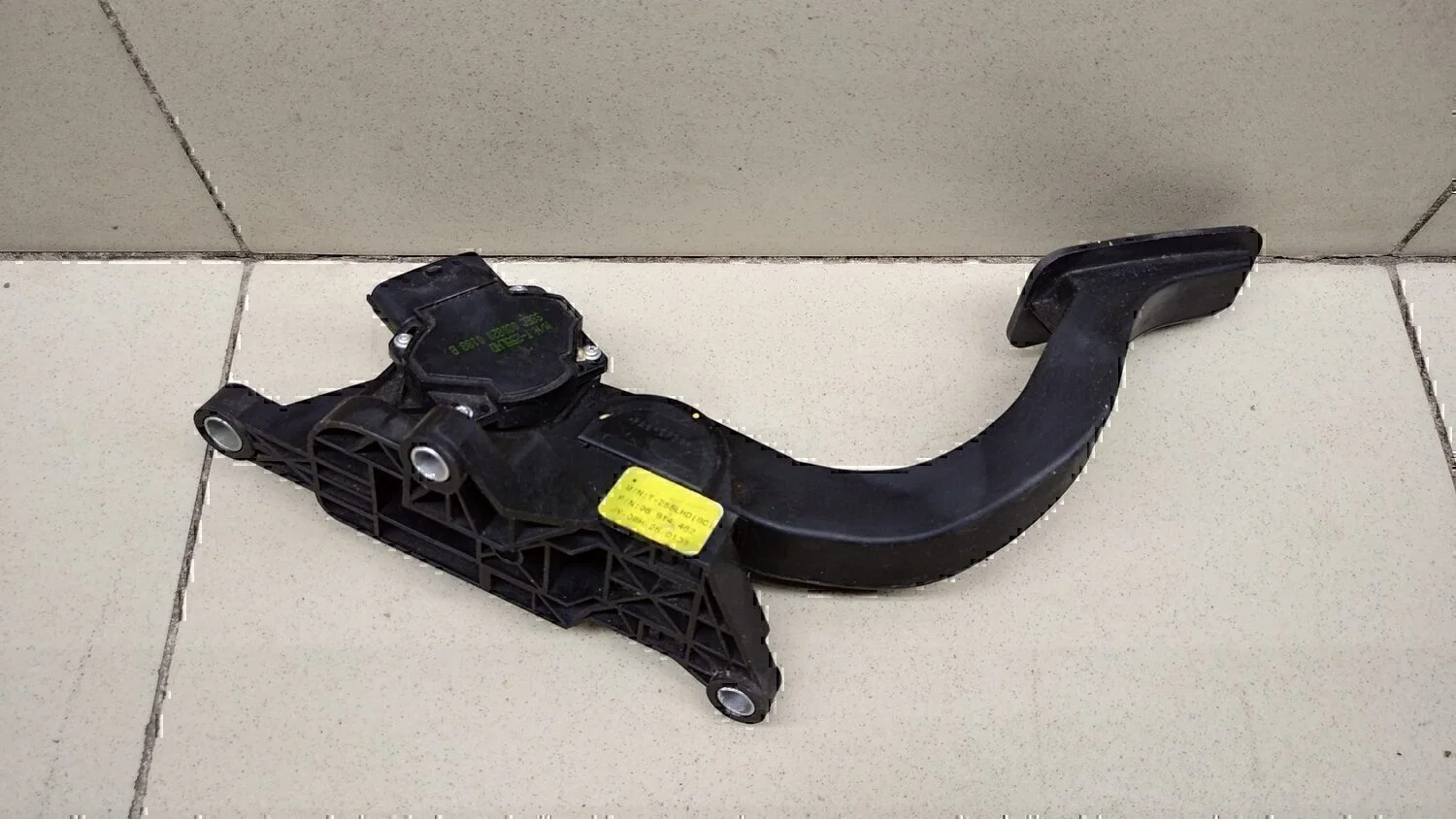 Педаль газа Chevrolet Aveo (T250) 2005-2011 - миниатюра 3