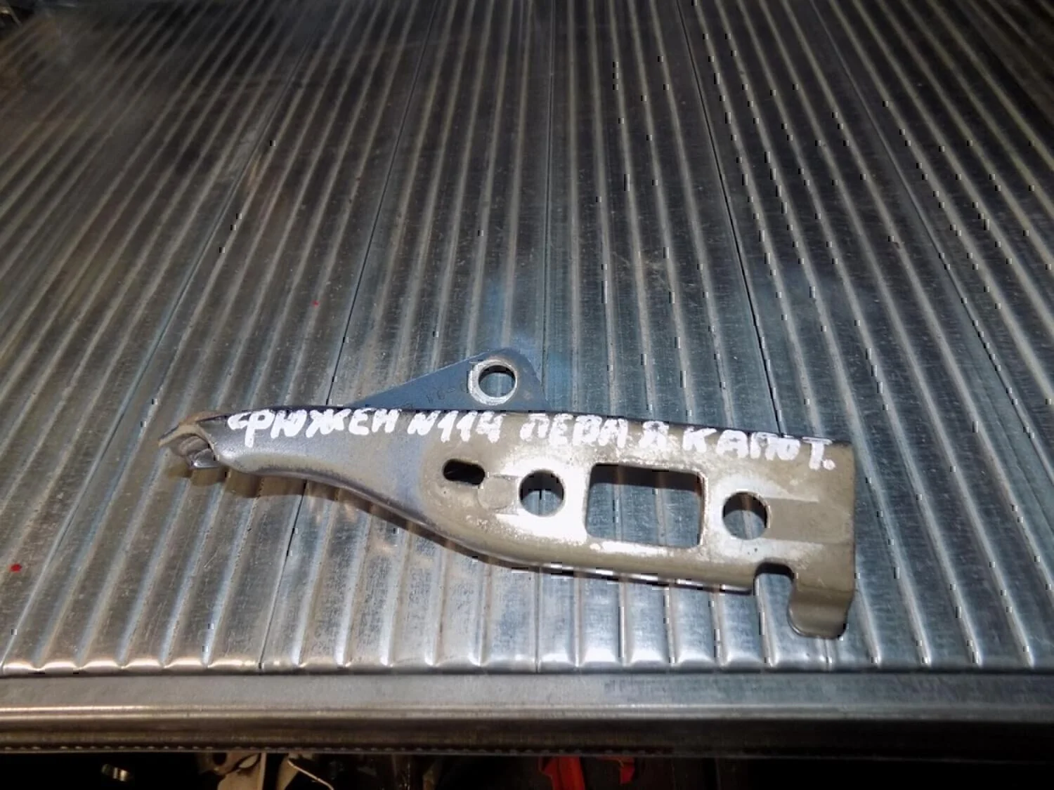 Петля капота левая FORD Fusion 2002-2012 - миниатюра 2