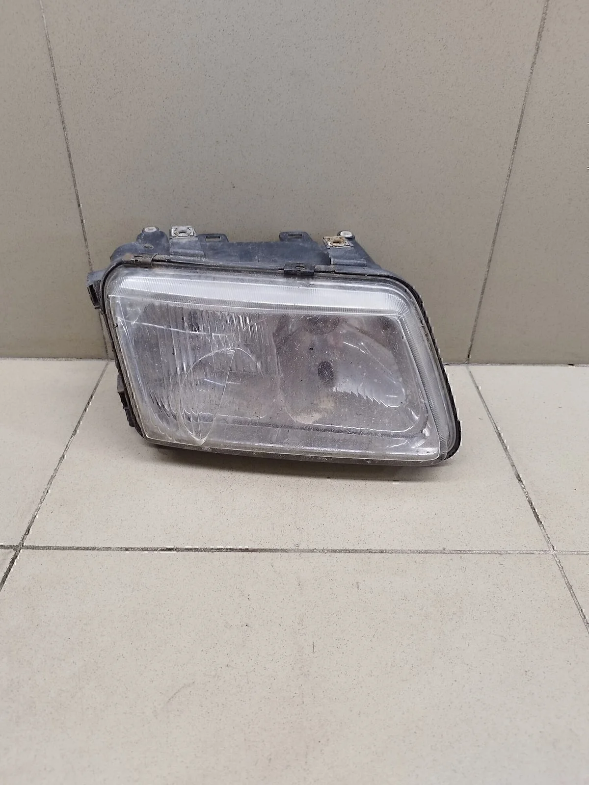 Фара правая Audi A3 (8L1) 1996-2003 - изображение 1