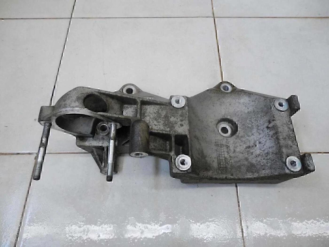 Кронштейн кондиционера Chevrolet Aveo (T200) 2003-2008 - миниатюра 2