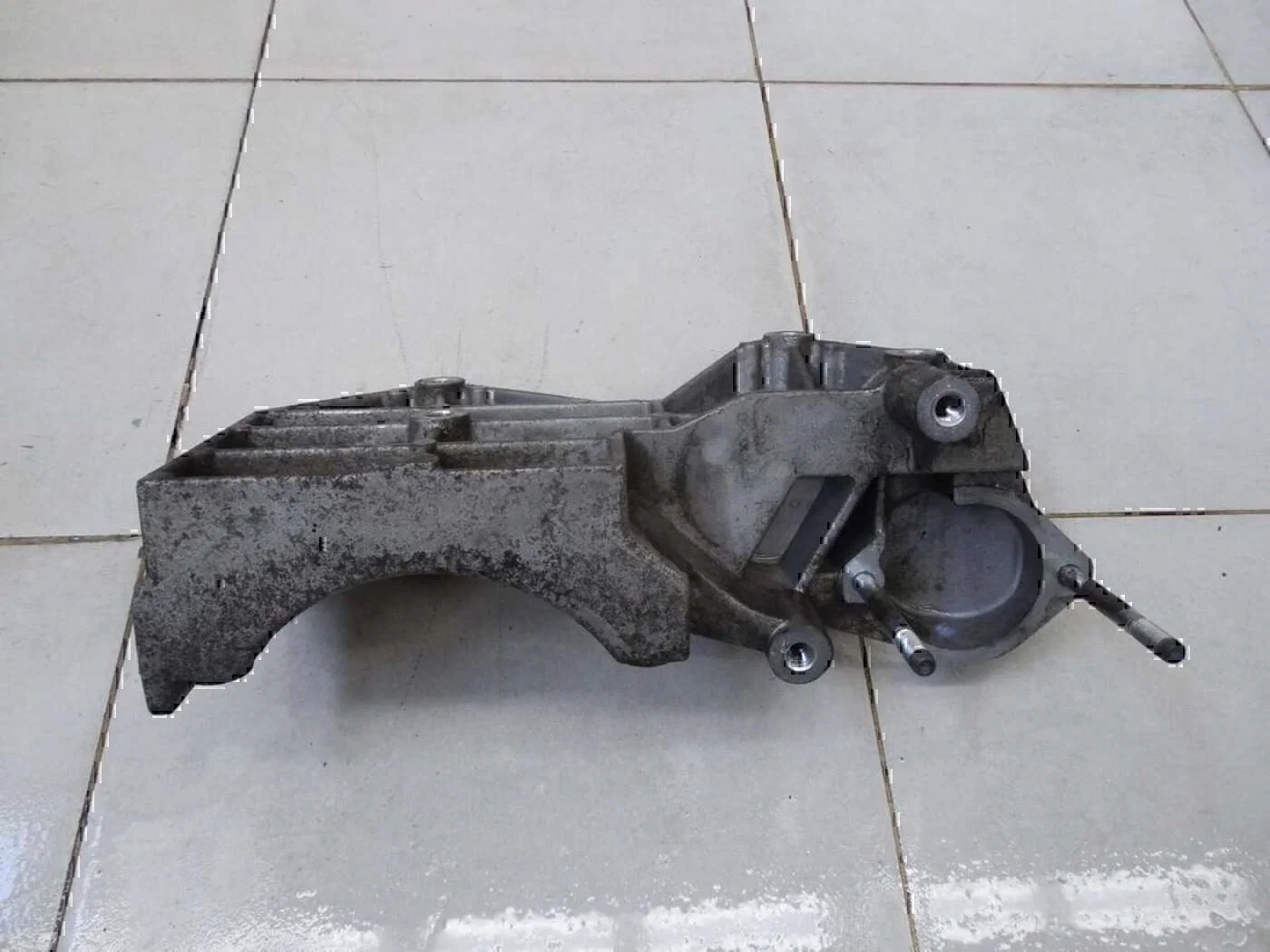 Кронштейн кондиционера Chevrolet Aveo (T200) 2003-2008 - миниатюра 5