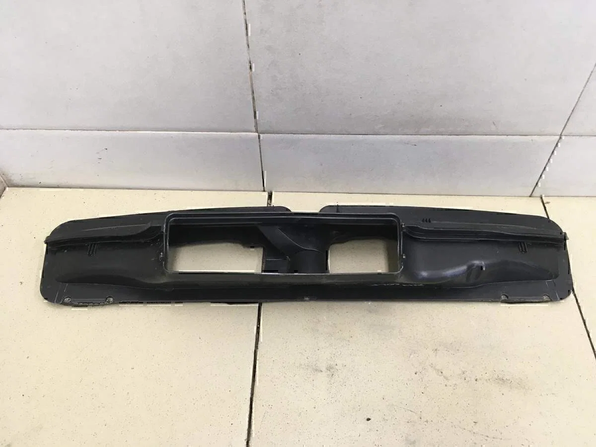 Воздухозаборник (внутри) VW Golf VI 2009-2012 - миниатюра 2
