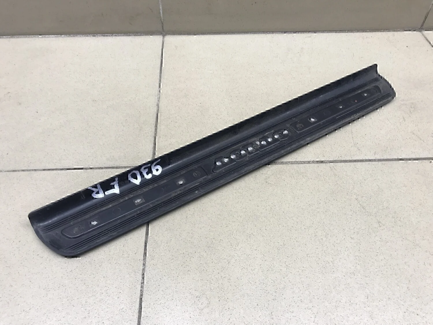 Накладка порога (внутренняя) VOLVO V50 2004-2012 - миниатюра 4
