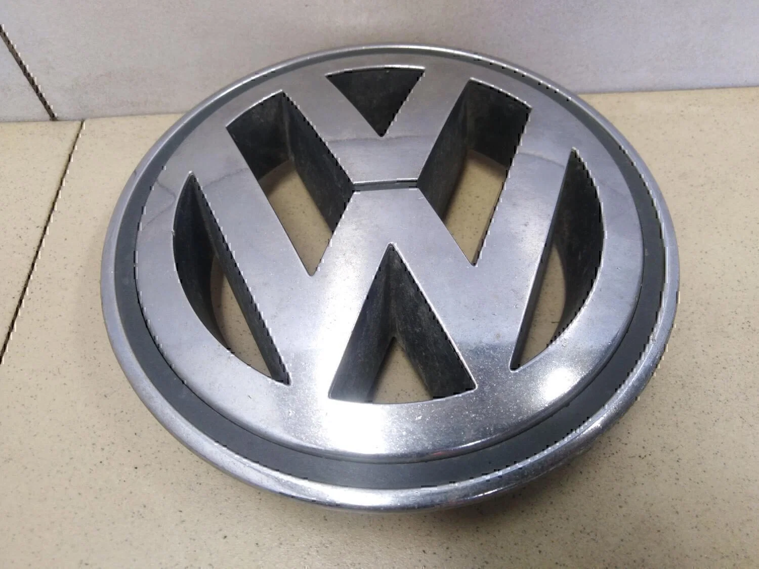 Эмблема VW Jetta 2006-2011 - изображение 1