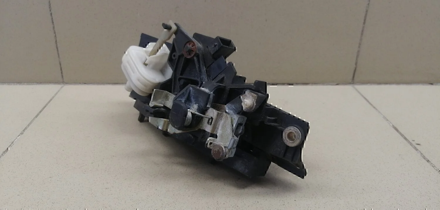 Ручка открывания багажника Audi A3 (8L1) 1996-2003 - миниатюра 3