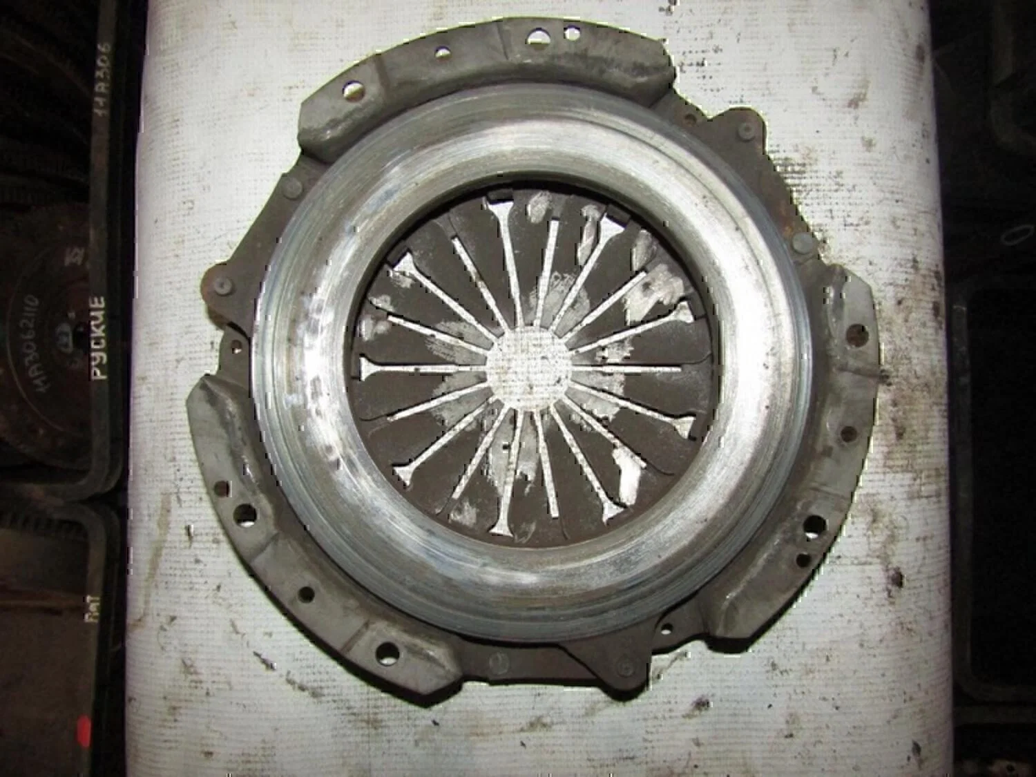 Корзина сцепления АвтоВАЗ NIVA 2121,213,214 - миниатюра 2