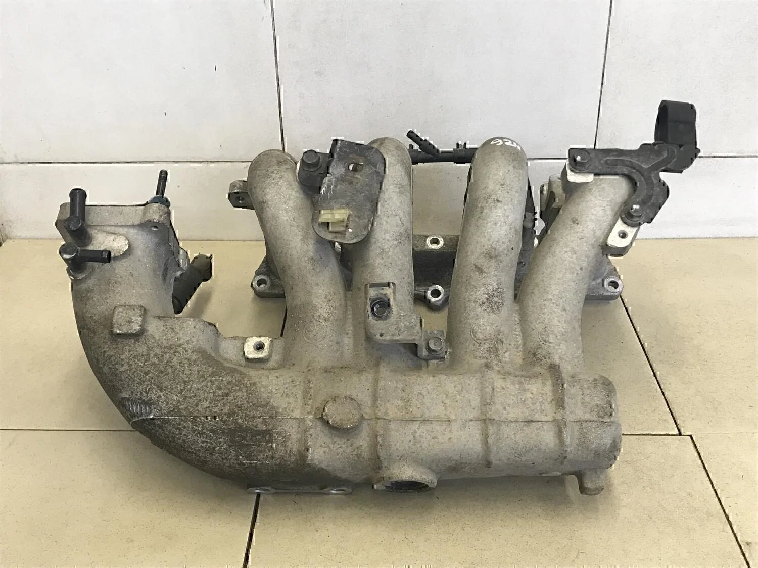 Коллектор впускной Hyundai-KIA Spectra 2001-2011 - миниатюра 3