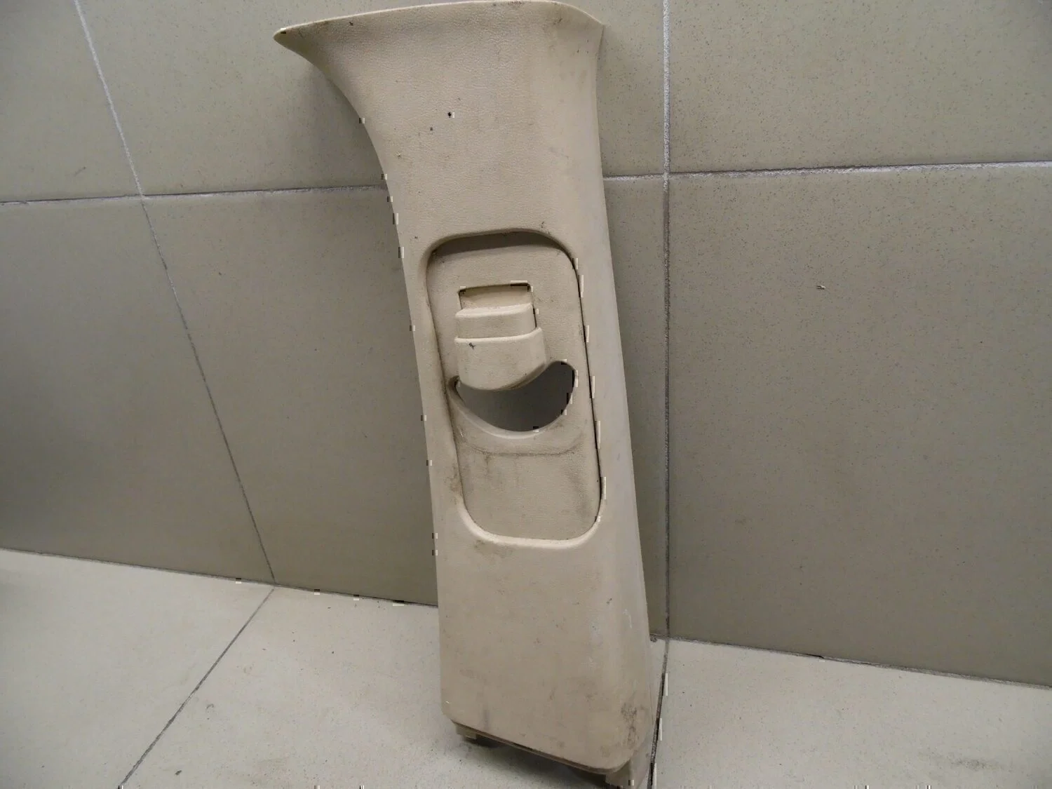 Обшивка стойки Hyundai-KIA Starex H1/Grand Starex 2007> - миниатюра 2
