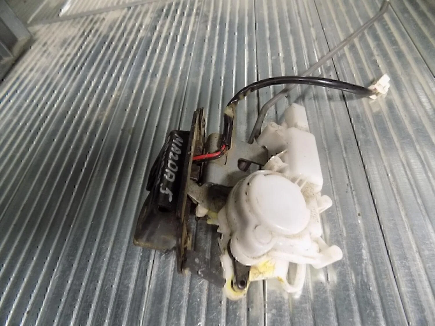 Замок багажника MAZDA Mazda 5 (CR) 2005-2010 - миниатюра 2
