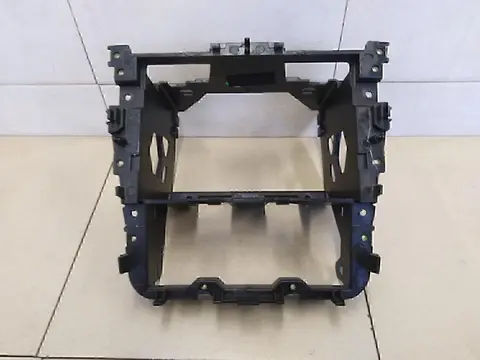 Рамка магнитолы VW Jetta 2006-2011