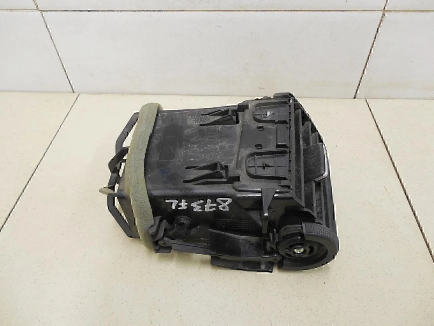 Дефлектор воздушный NISSAN Tiida (C11) 2007-2014 - миниатюра 2