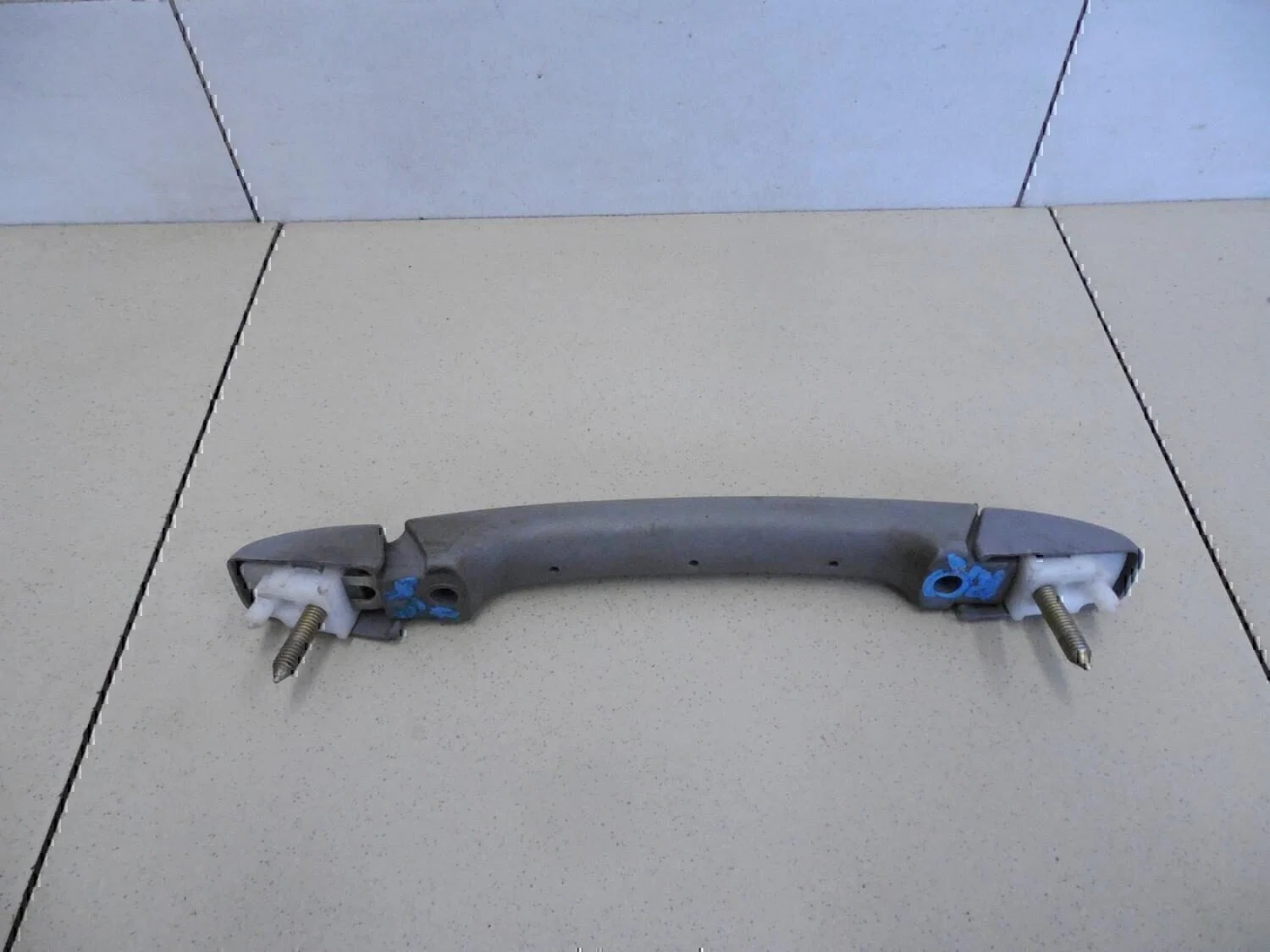 Ручка внутренняя потолочная MAZDA 626 (GE) 1992-1997 - миниатюра 2