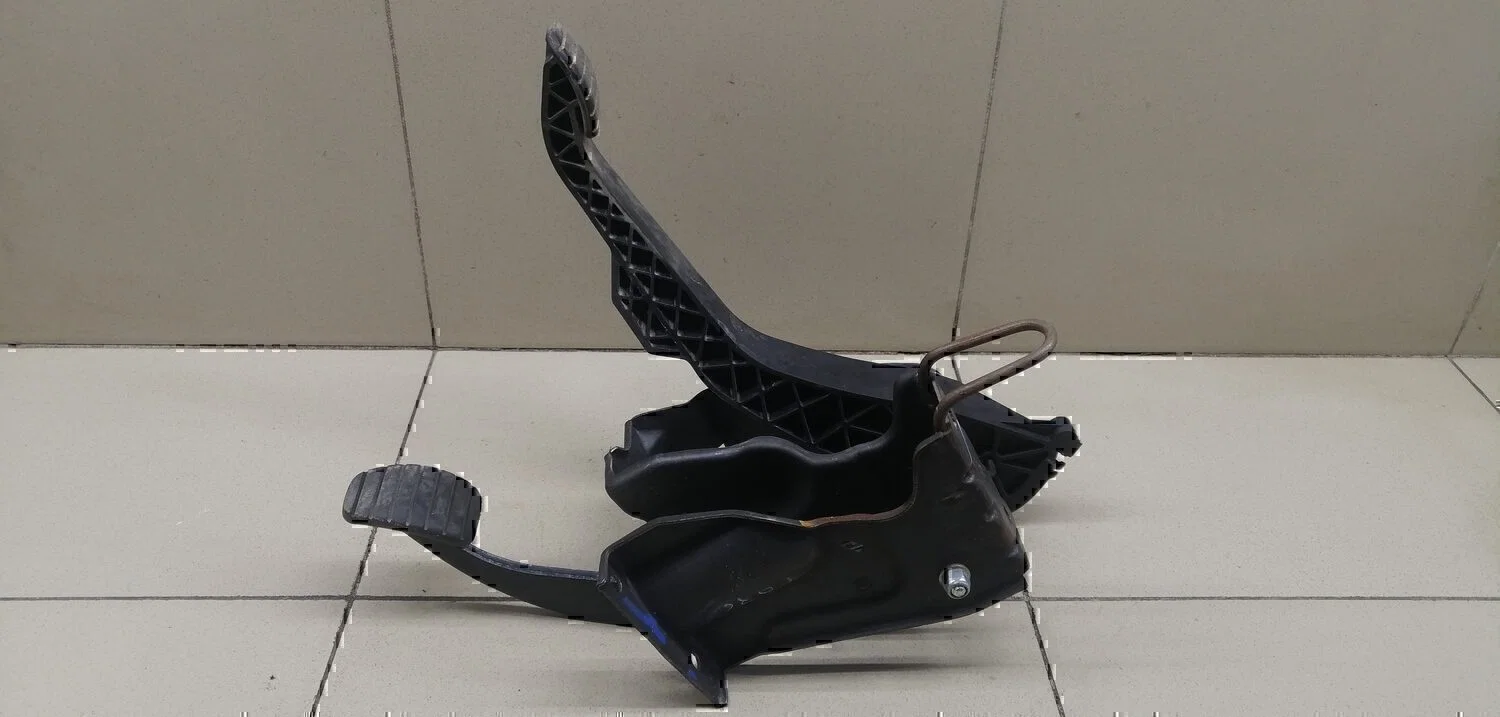 Блок педалей RENAULT Logan 2005-2014 - миниатюра 2
