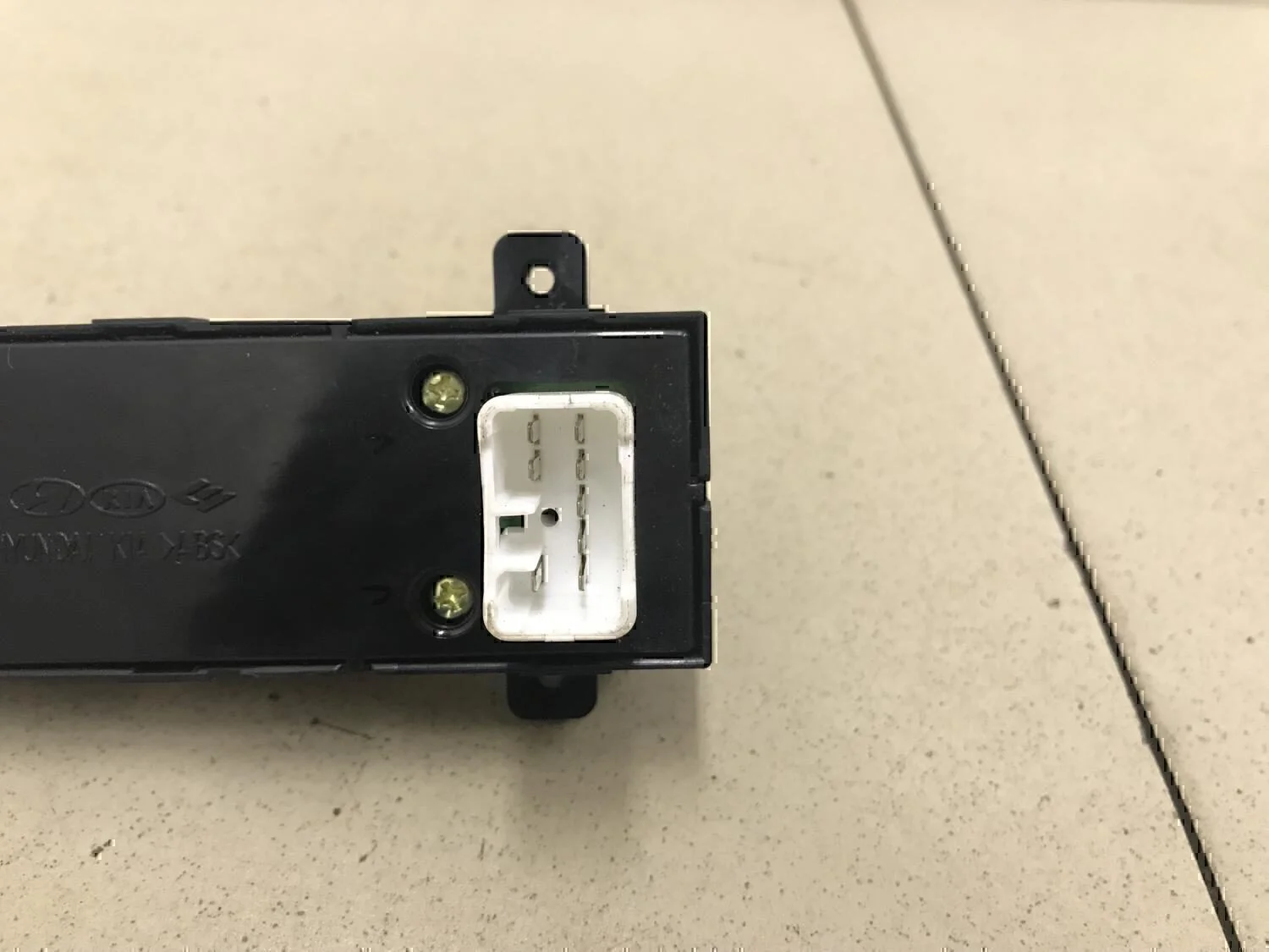 Кнопка стеклоподъемника Hyundai-KIA Mohave 2009> - миниатюра 6