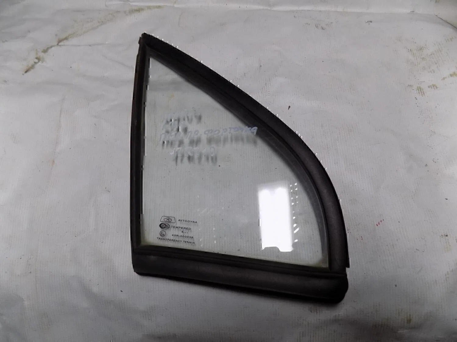 Стекло двери передней правой (форточка) DAEWOO Matiz 2001-2015 - изображение 1