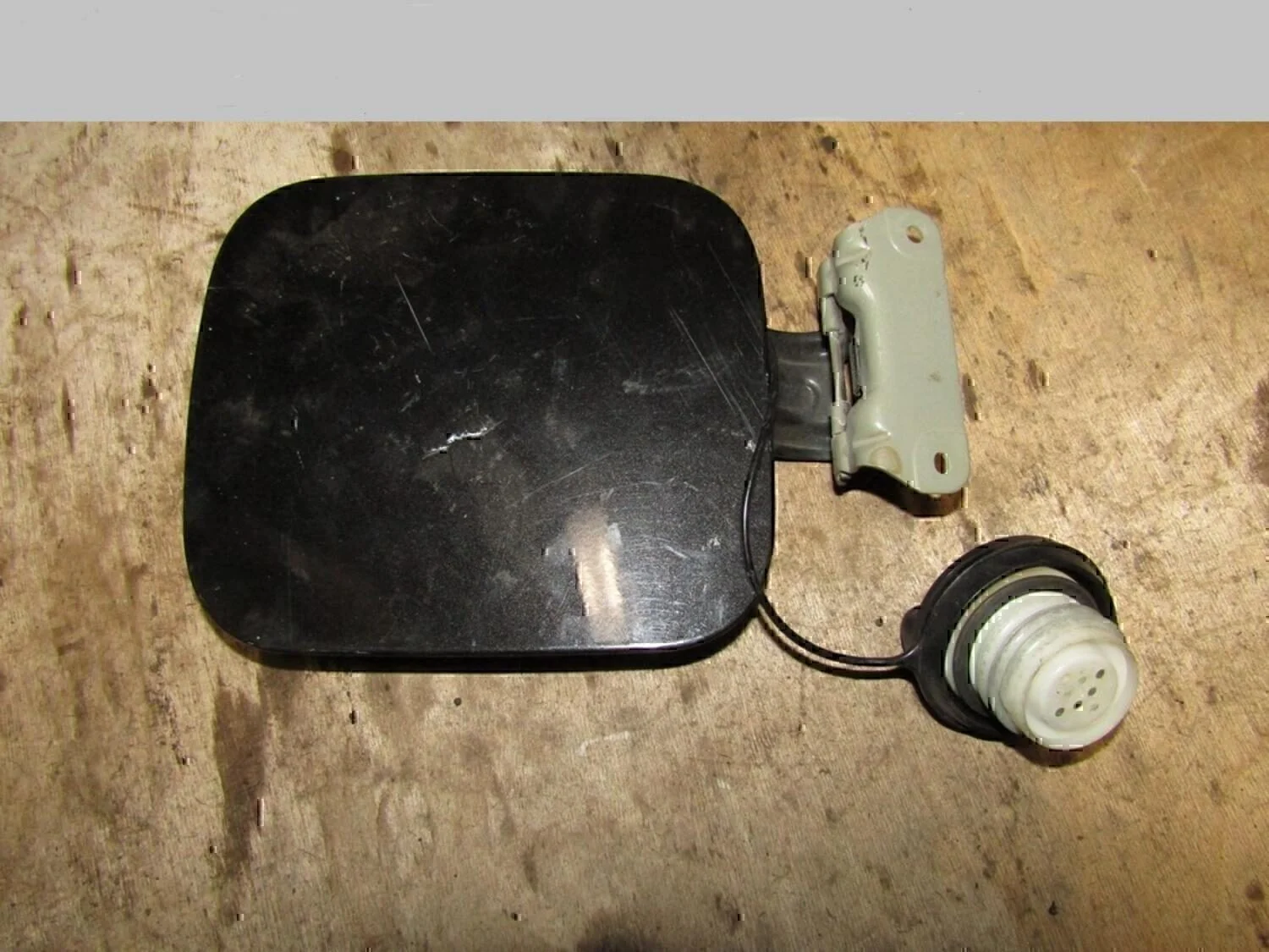 Лючок бензобака NISSAN Qashqai (J10) 2006-2014 - изображение 1