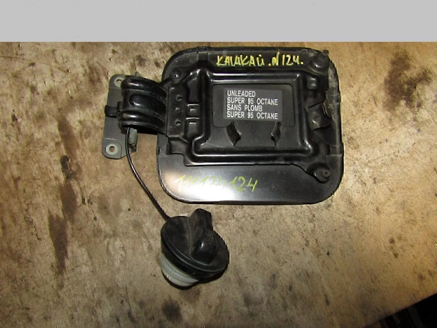 Лючок бензобака NISSAN Qashqai (J10) 2006-2014 - миниатюра 2