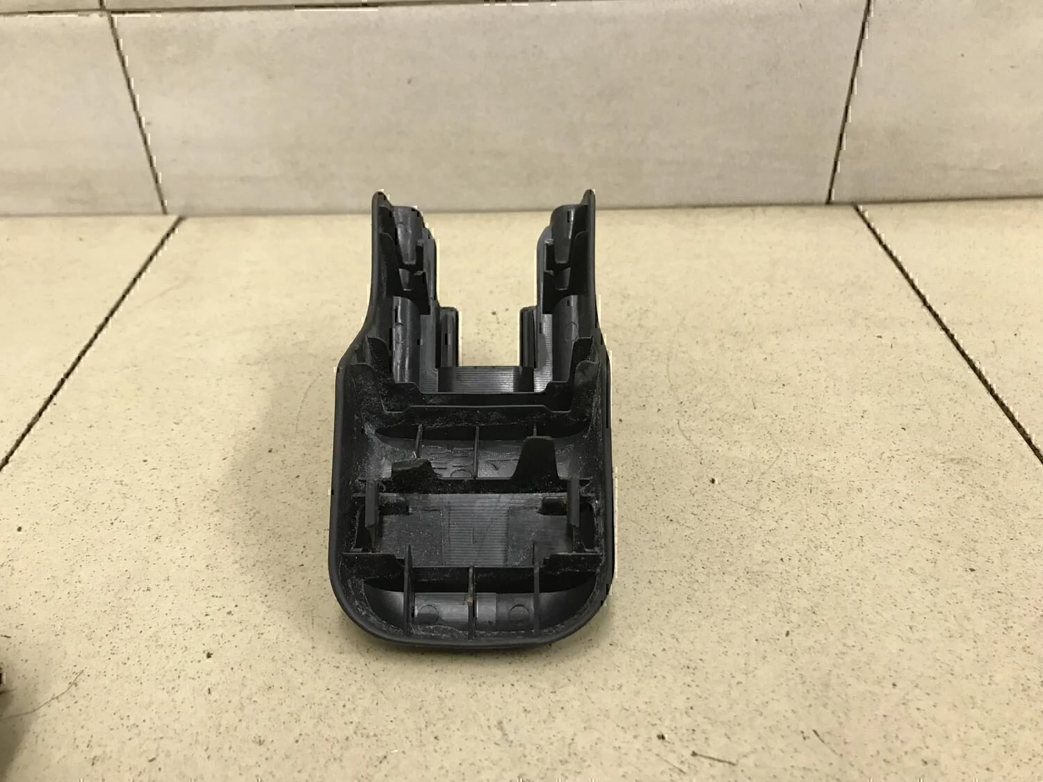 Крышка кронштейна сиденья TOYOTA RAV 4 2006-2013 - миниатюра 3