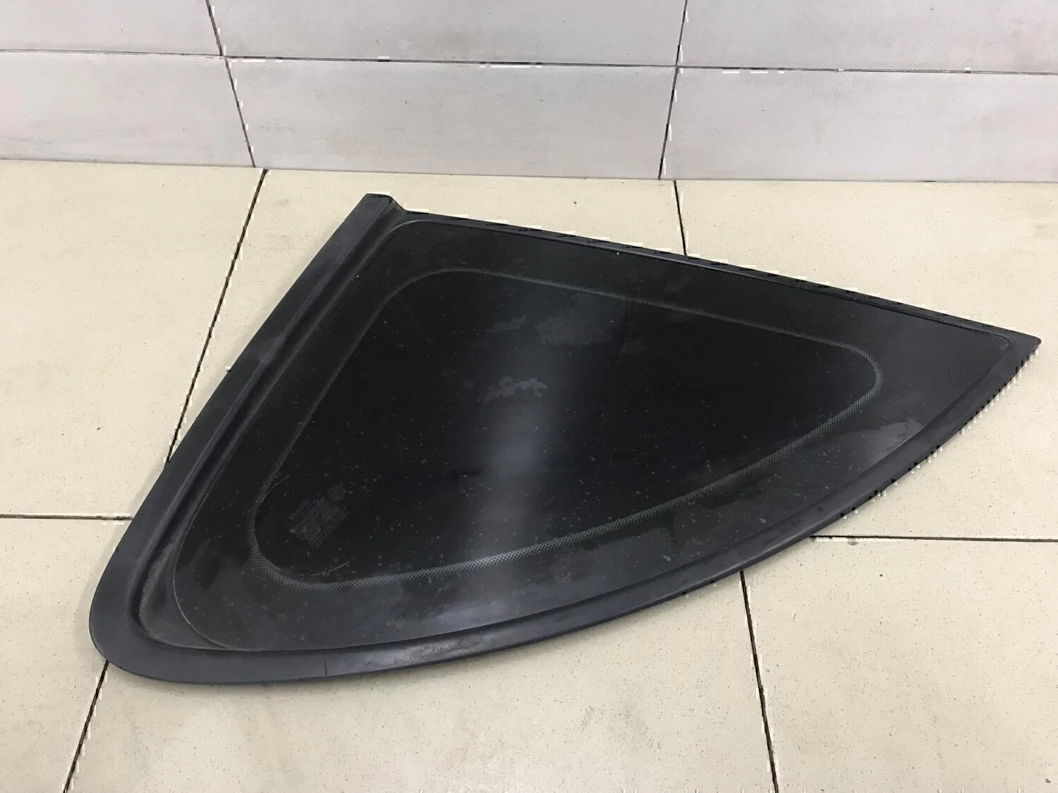 Стекло кузовное глухое левое NISSAN Almera Tino 2000-2006 - миниатюра 3