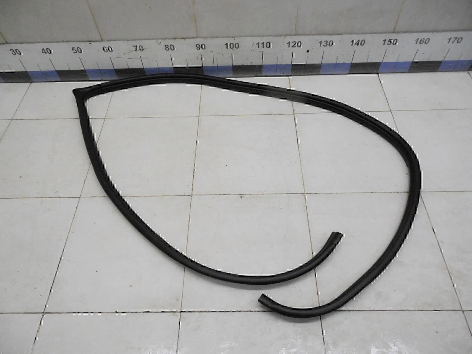 Уплотнитель (внутри) Hyundai-KIA Elantra 2006-2011 - изображение 1