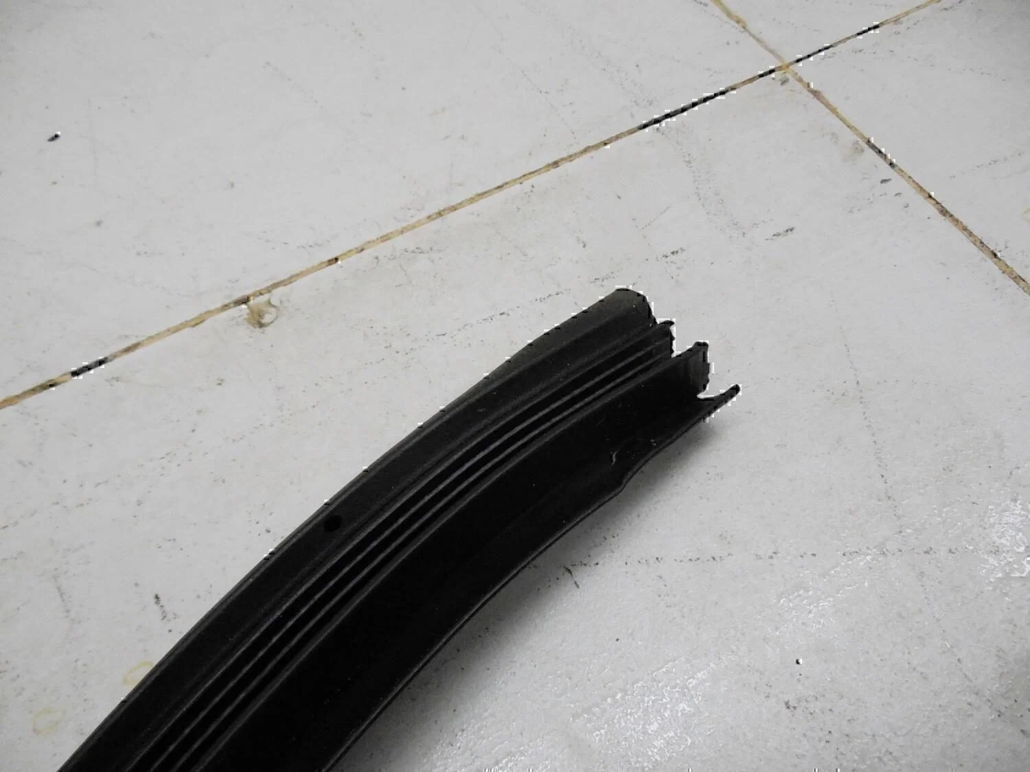 Уплотнитель (внутри) Hyundai-KIA Elantra 2006-2011 - миниатюра 2