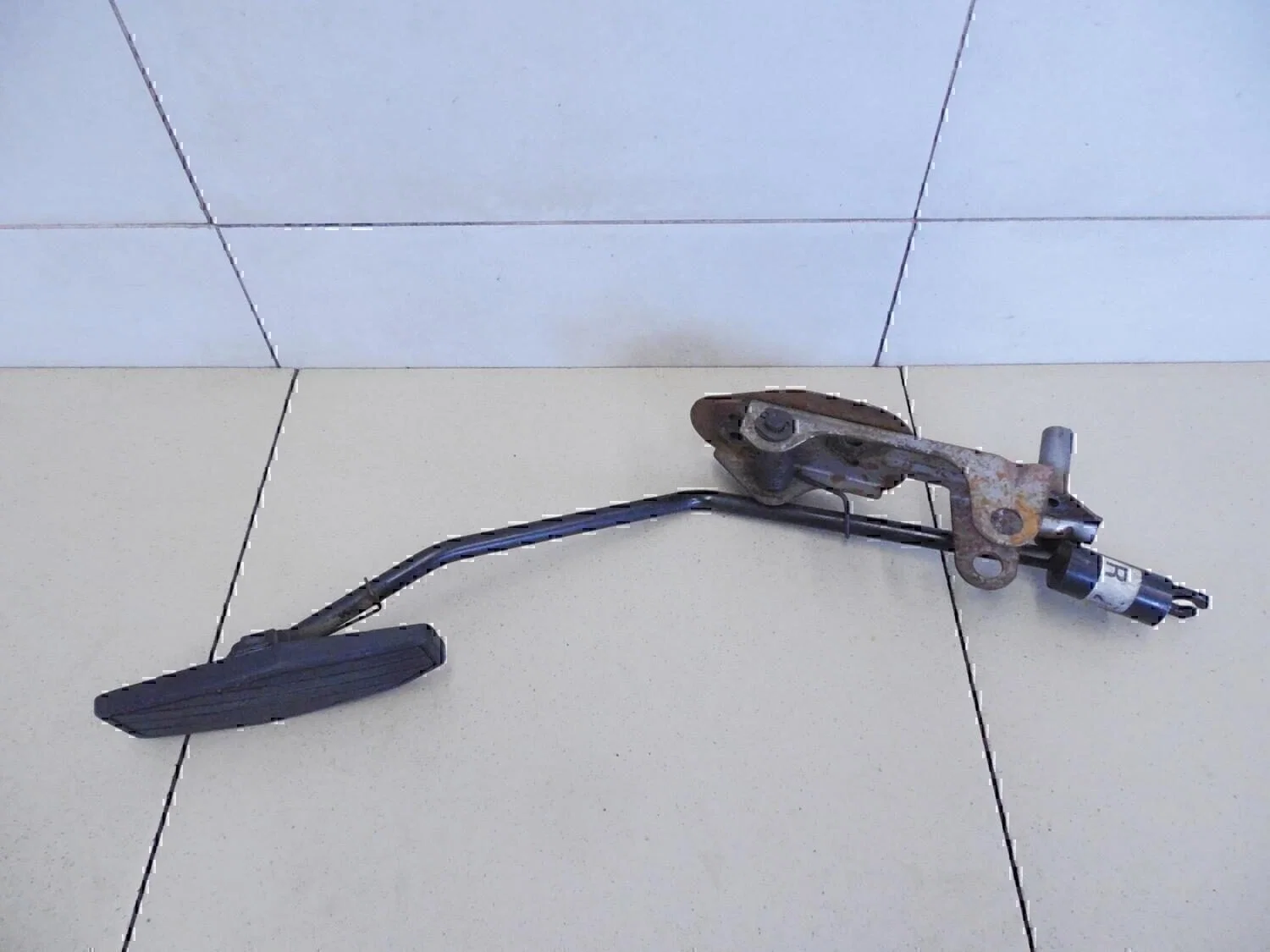 Педаль газа MAZDA 626 (GE) 1992-1997 - миниатюра 4