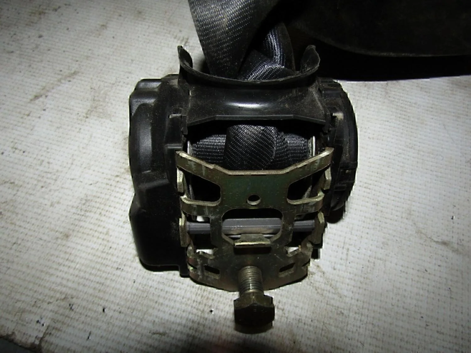 Ремень безопасности Audi A4 [B5] 1994-2000 - миниатюра 3