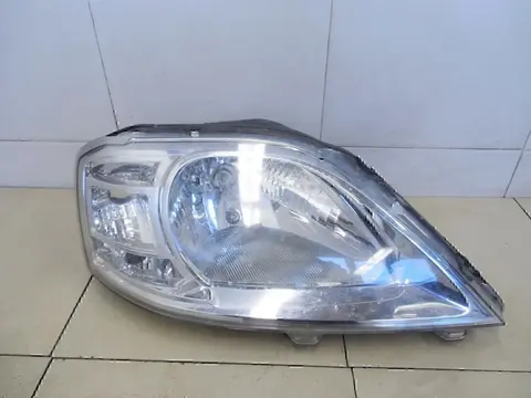 Фара правая RENAULT Logan 2005-2014