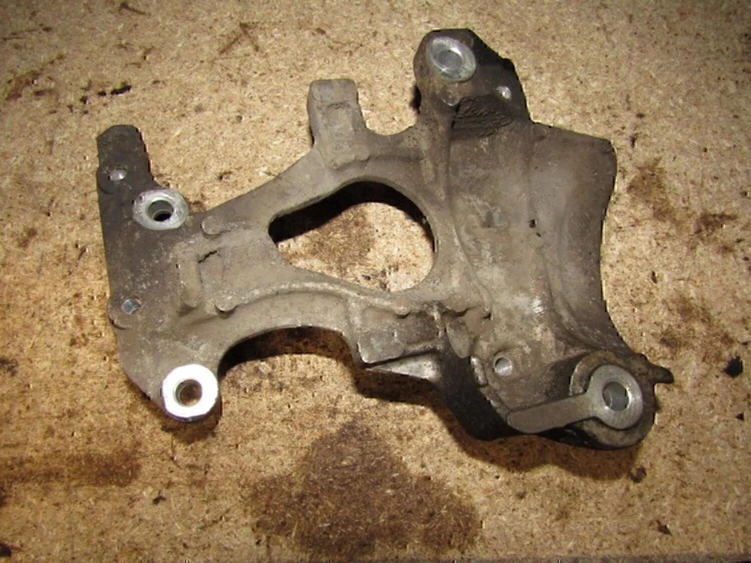 Кронштейн кондиционера HONDA CR-V 2007-2012 - миниатюра 2