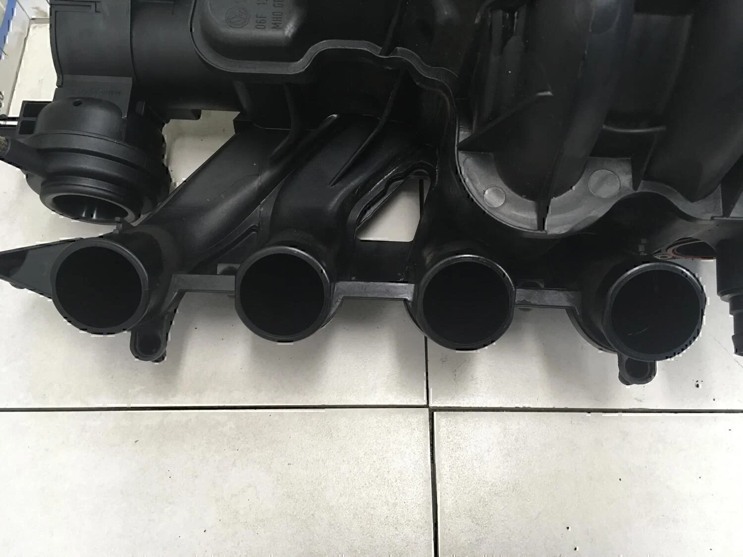 Впускной коллекор VW Passat [B6] 2005-2010 - миниатюра 2