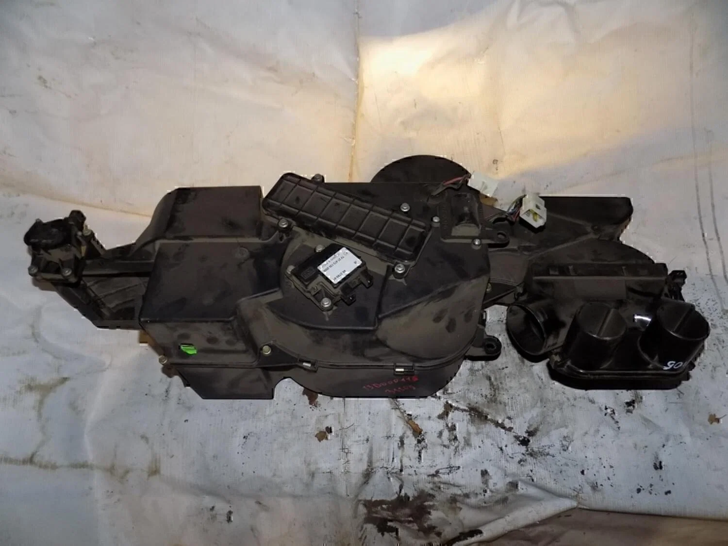 Корпус отопителя GAZ Volga 3110 1997–2004 - миниатюра 4