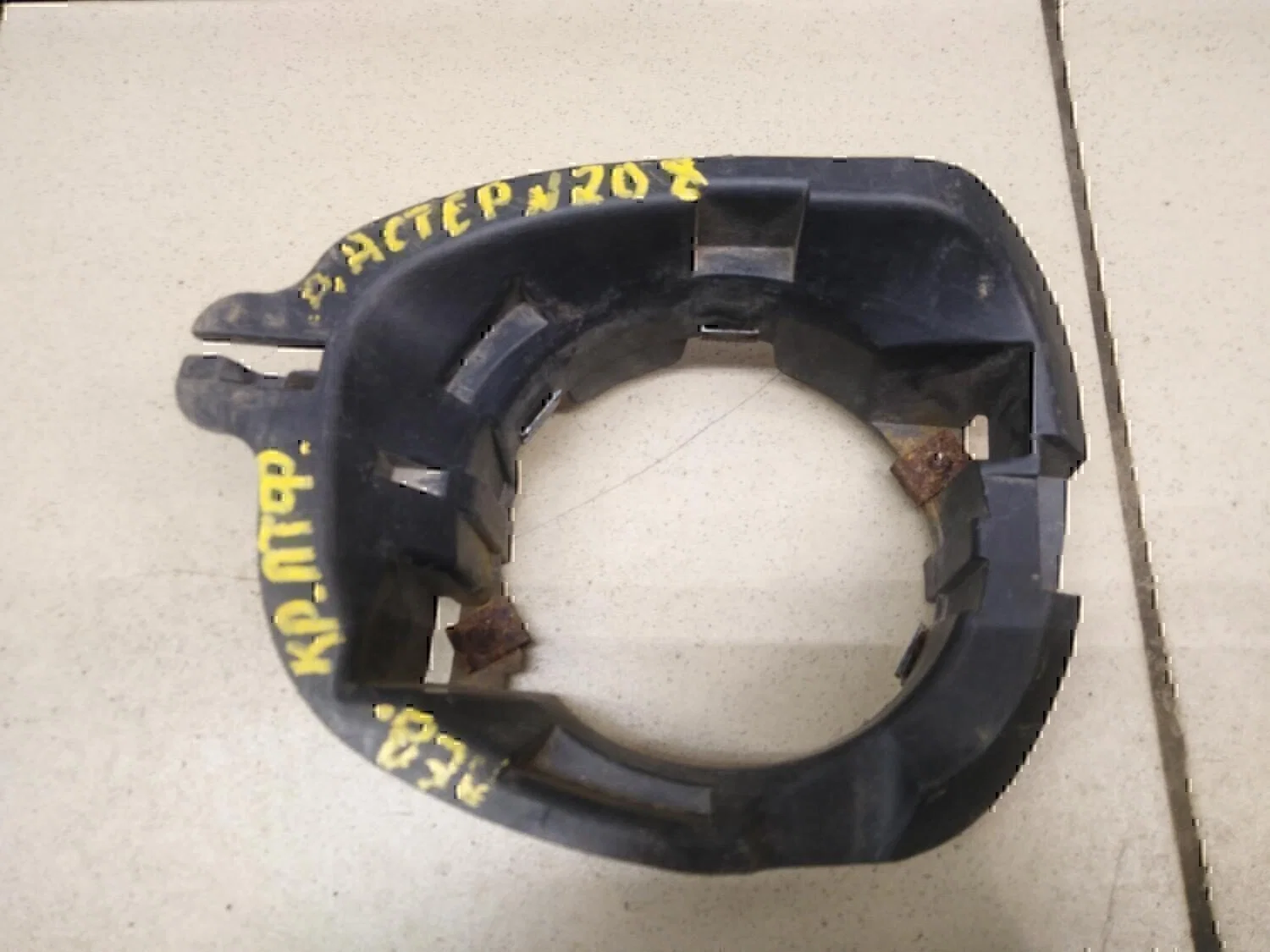 Кронштейн противотуманной фары левой RENAULT Clio/Symbol 1998-2008 - изображение 1