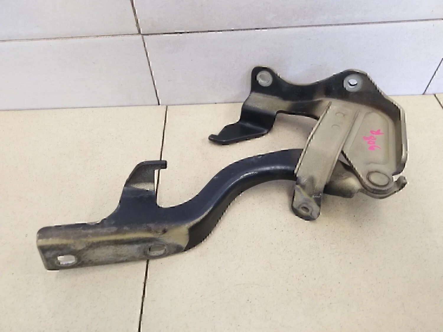 Петля капота правая Chevrolet Captiva (C100) 2006-2010 - миниатюра 4