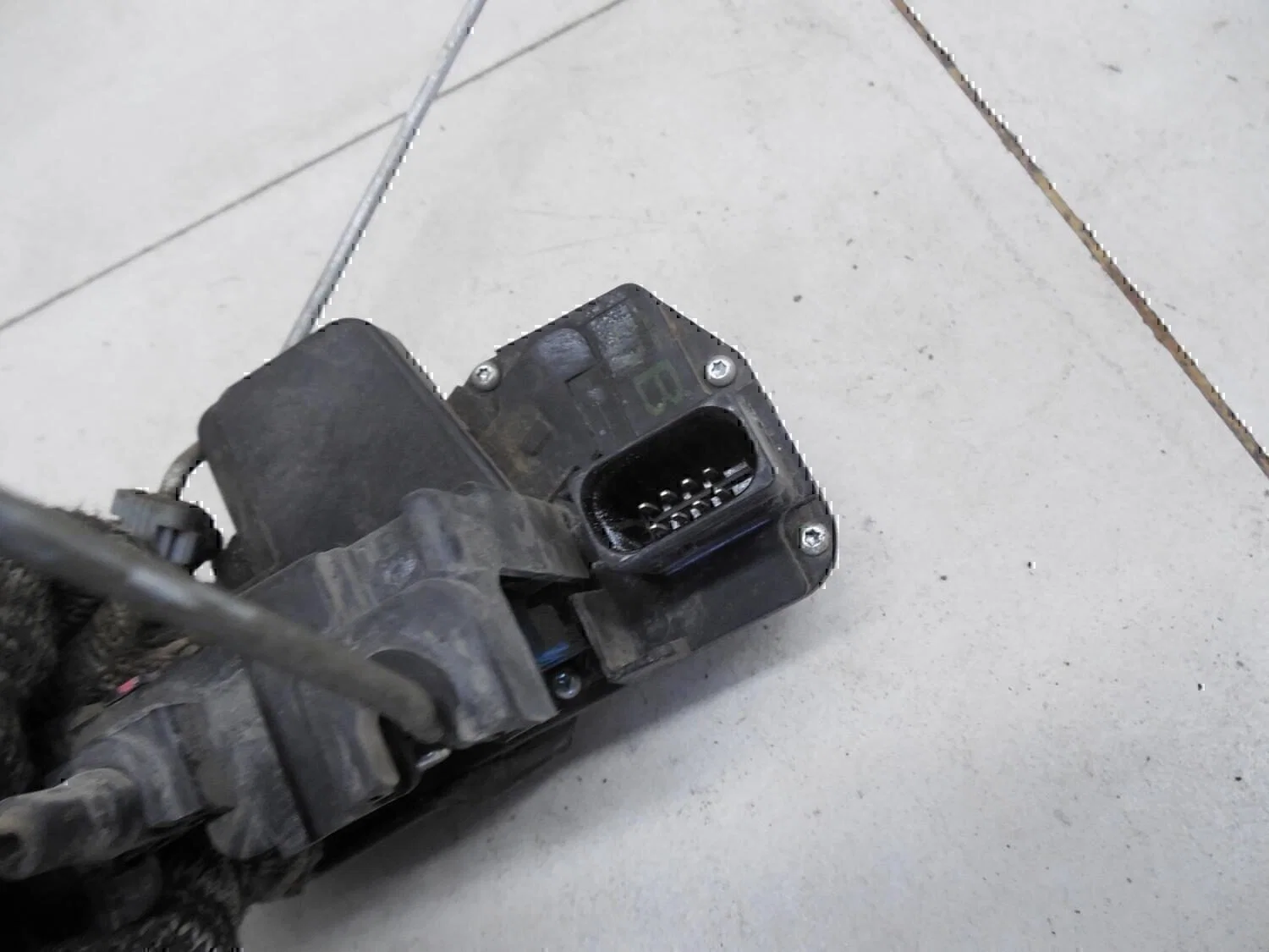 Замок двери передней правой OPEL Antara 2007-2015 - миниатюра 3