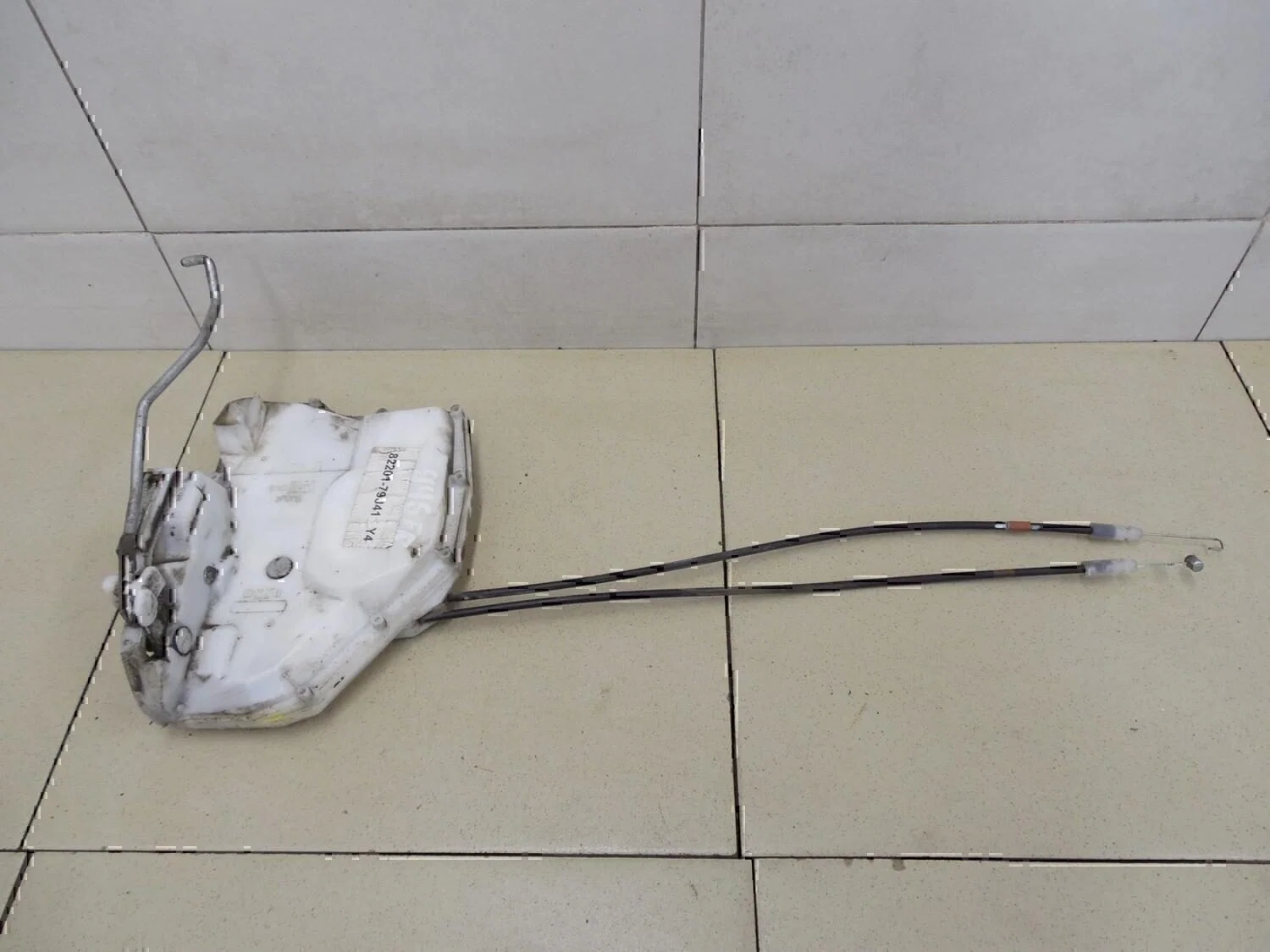 Замок двери передней правой SUZUKI SX4 2006-2013 - изображение 1