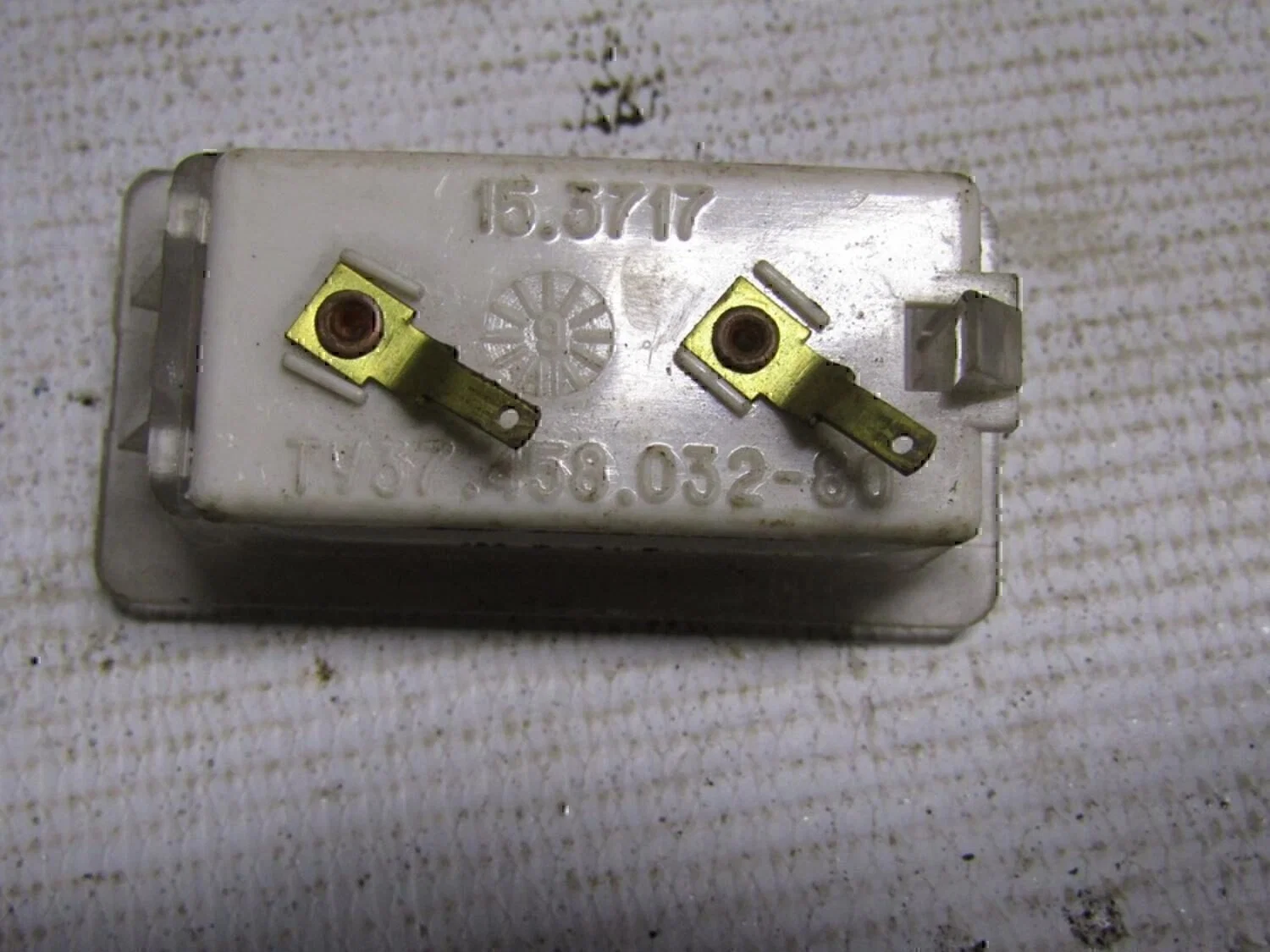 Фонарь подсветки номера GAZ Volga 31105 2004- - миниатюра 3