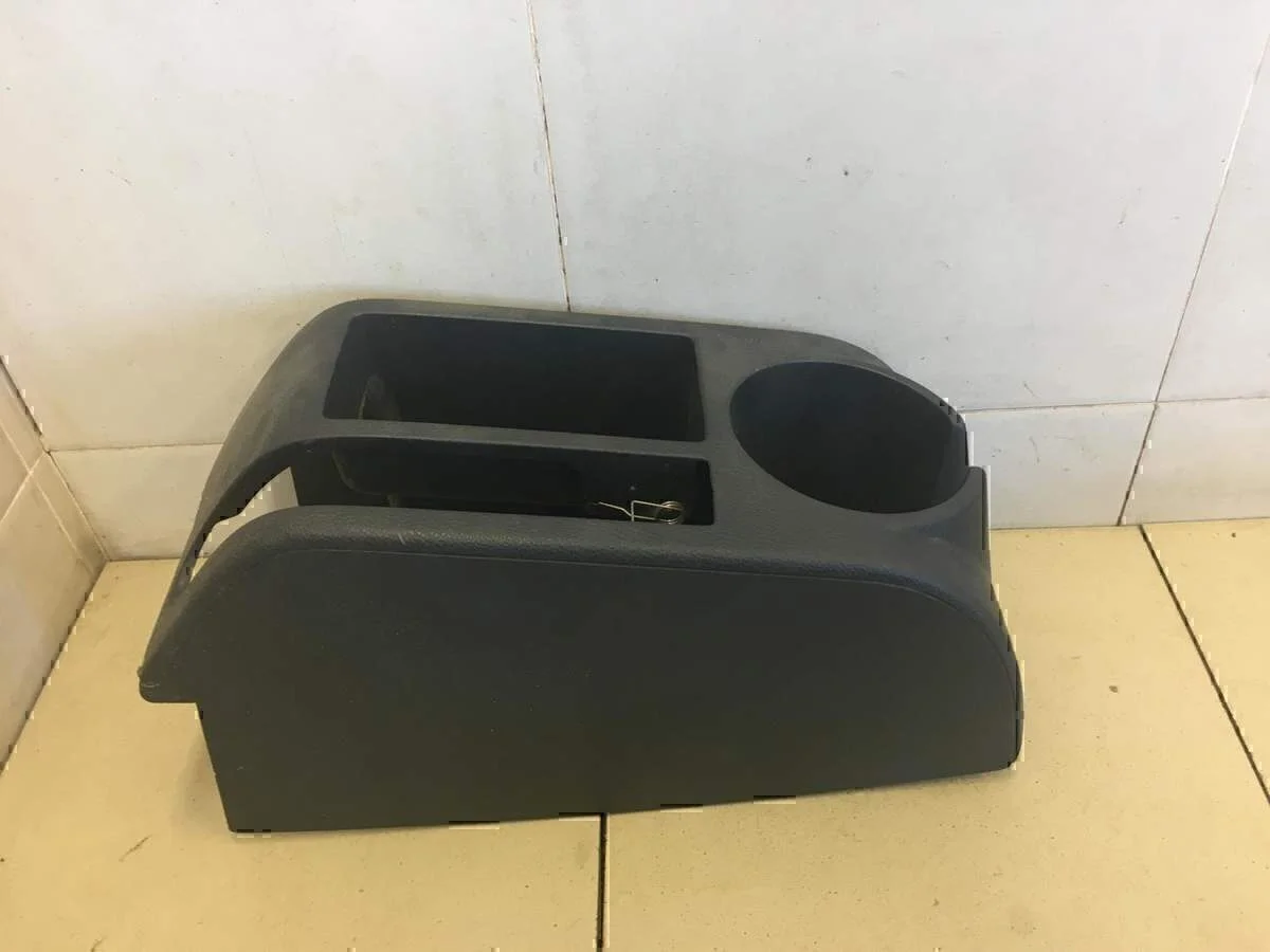 Консоль VW Golf VI 2009-2012 - изображение 1