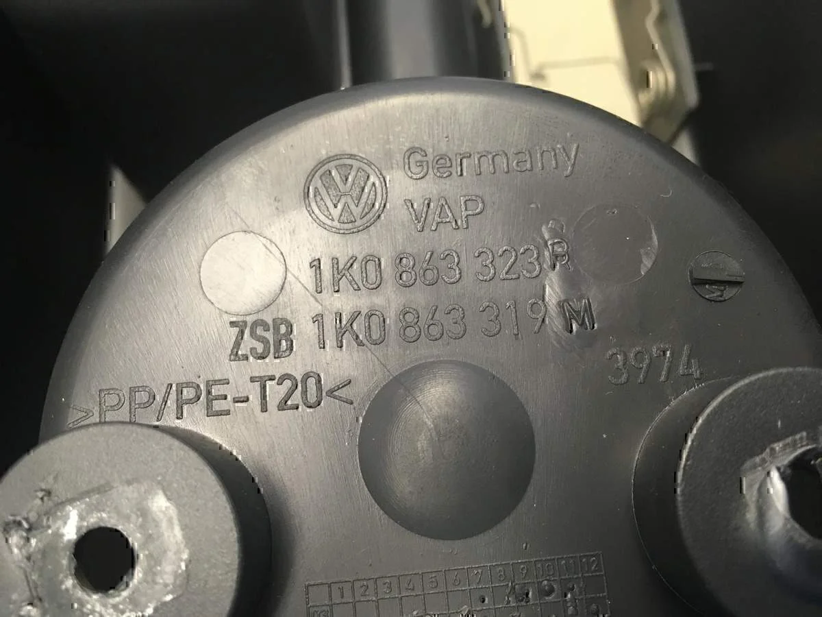 Консоль VW Golf VI 2009-2012 - миниатюра 6