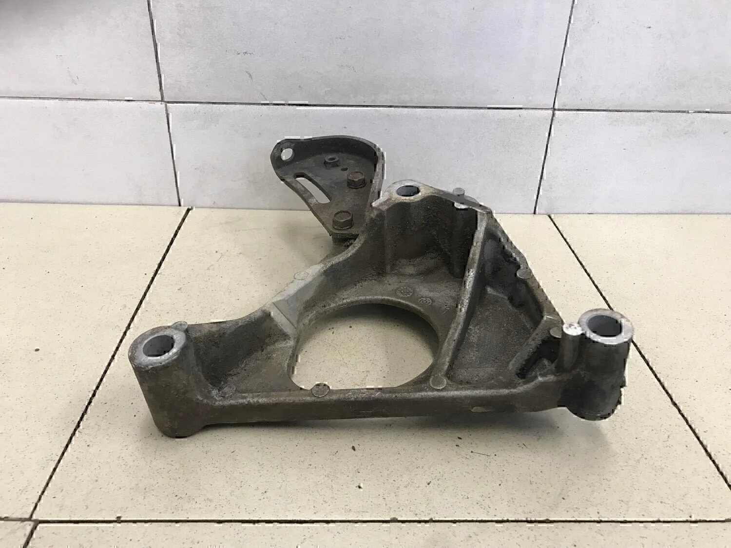 Кронштейн двигателя задний NISSAN Almera N16 2000-2006 - миниатюра 5