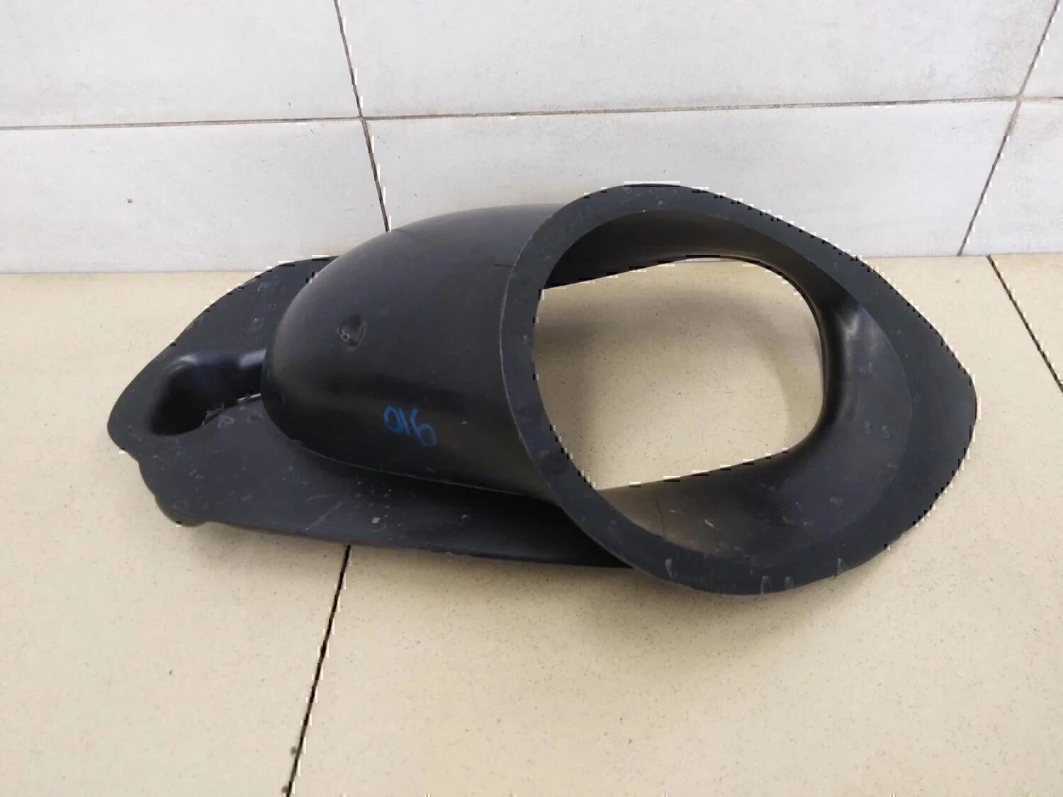 Воздухозаборник (внутри) Peugeot-Citroen C4 2005-2011 - миниатюра 5