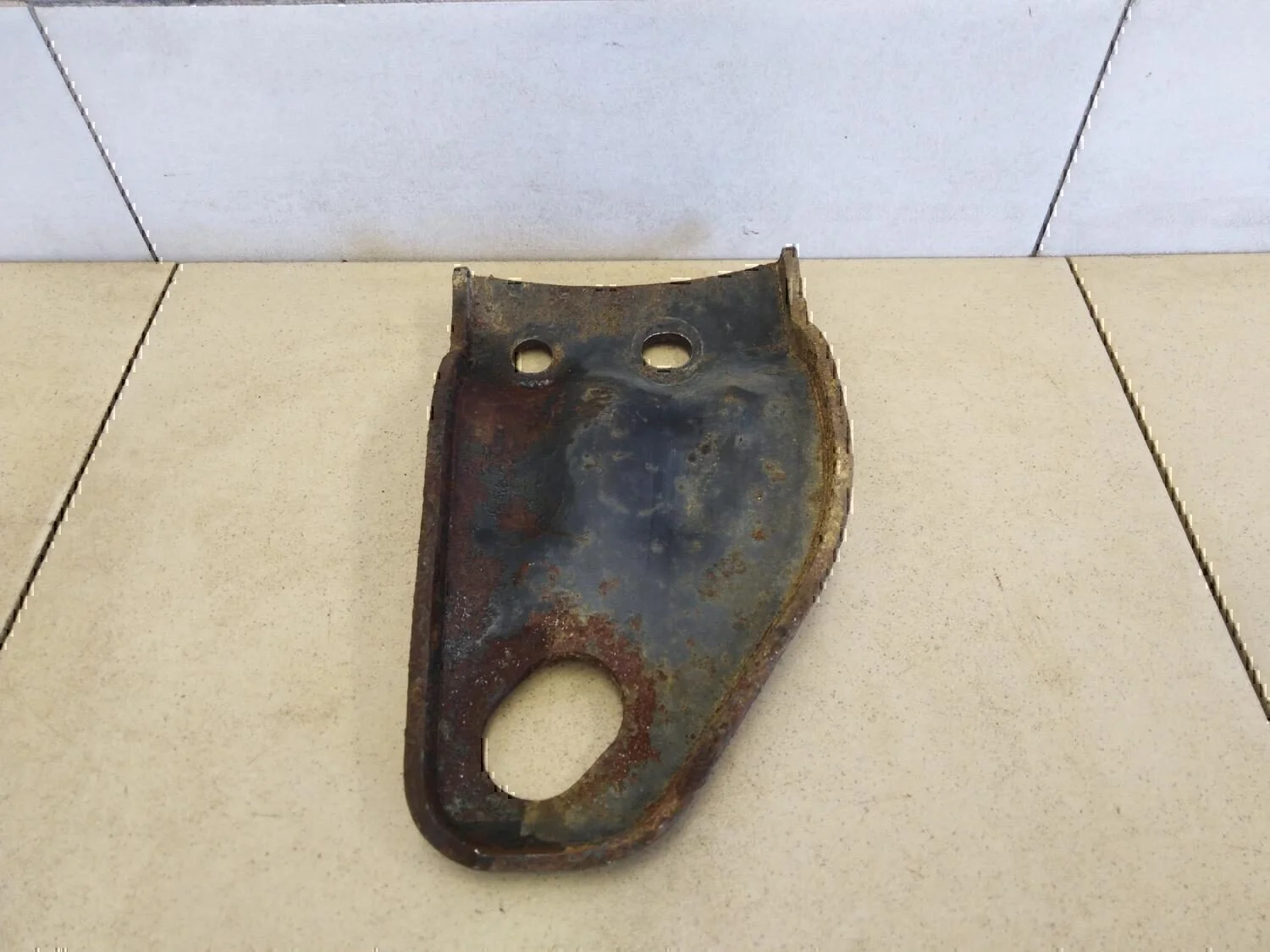 Кронштейн передней панели Hyundai-KIA Ceed 2007- 2012 - миниатюра 2