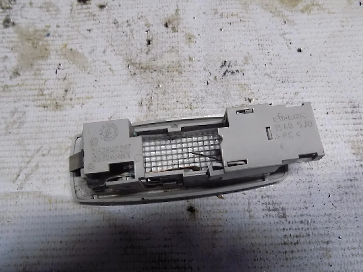 Плафон салонный VW Passat [B5] 2000-2005 - миниатюра 3