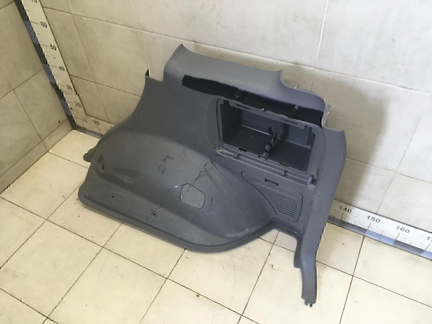 Обшивка багажника TOYOTA RAV 4 2000-2005 - миниатюра 2