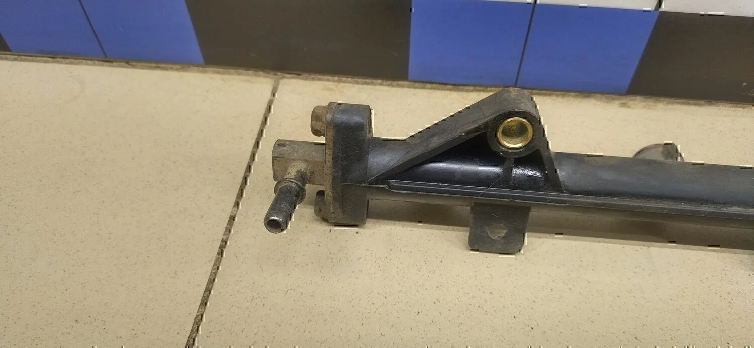 Рейка топливная (рампа) Hyundai-KIA RIO 2000-2004 - миниатюра 3
