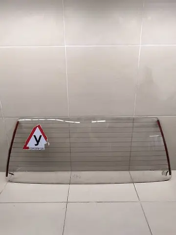 Стекло заднее
